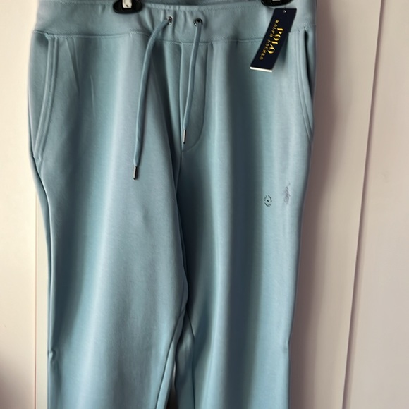 Polo Ralph LaurenDouble Knit Joggers
Blue Note, Medium Size..brand new - Picture 4 of 8